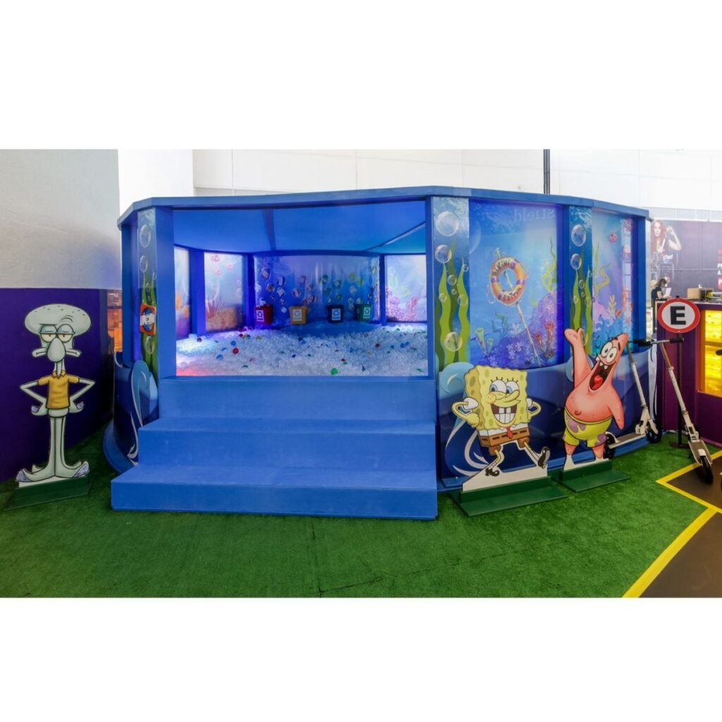 Crianças e personagens da Nickelodeon na Arena Nick do Shopping Tamboré