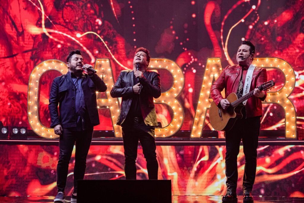 Leonardo e Bruno e Marrone durante apresentação ao vivo no Mercado Livre Arena Pacaembu