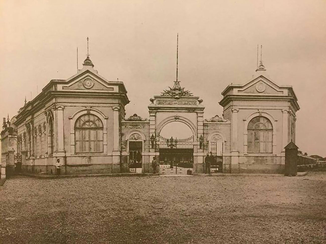 Fachada do Hospital Emílio Ribas, um dos principais centros de infectologia do Brasil