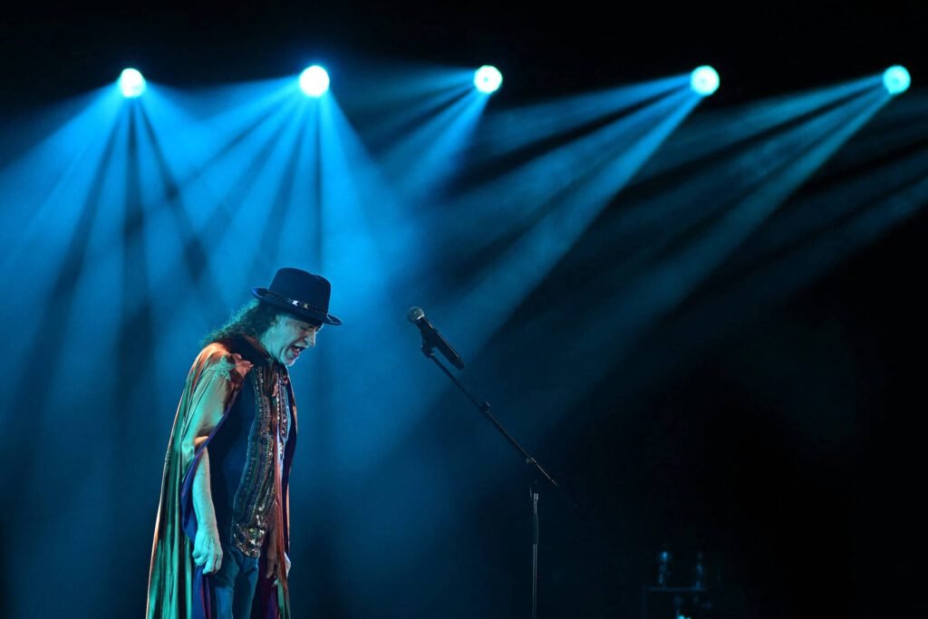 Gilberto Gil e Alceu Valença se apresentando juntos em um show ao vivo em São Paulo