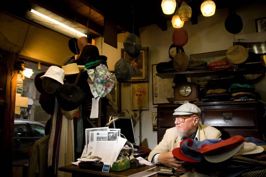 Alfaiataria Plas na Rua Augusta, São Paulo, com foco em ternos e chapéus sob medida