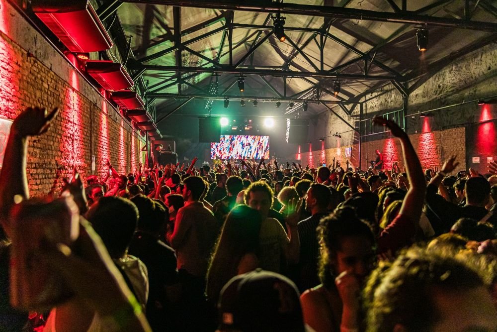 Baile da Massa Real celebra 10 anos com música e dança no Espaço Usine em São Paulo