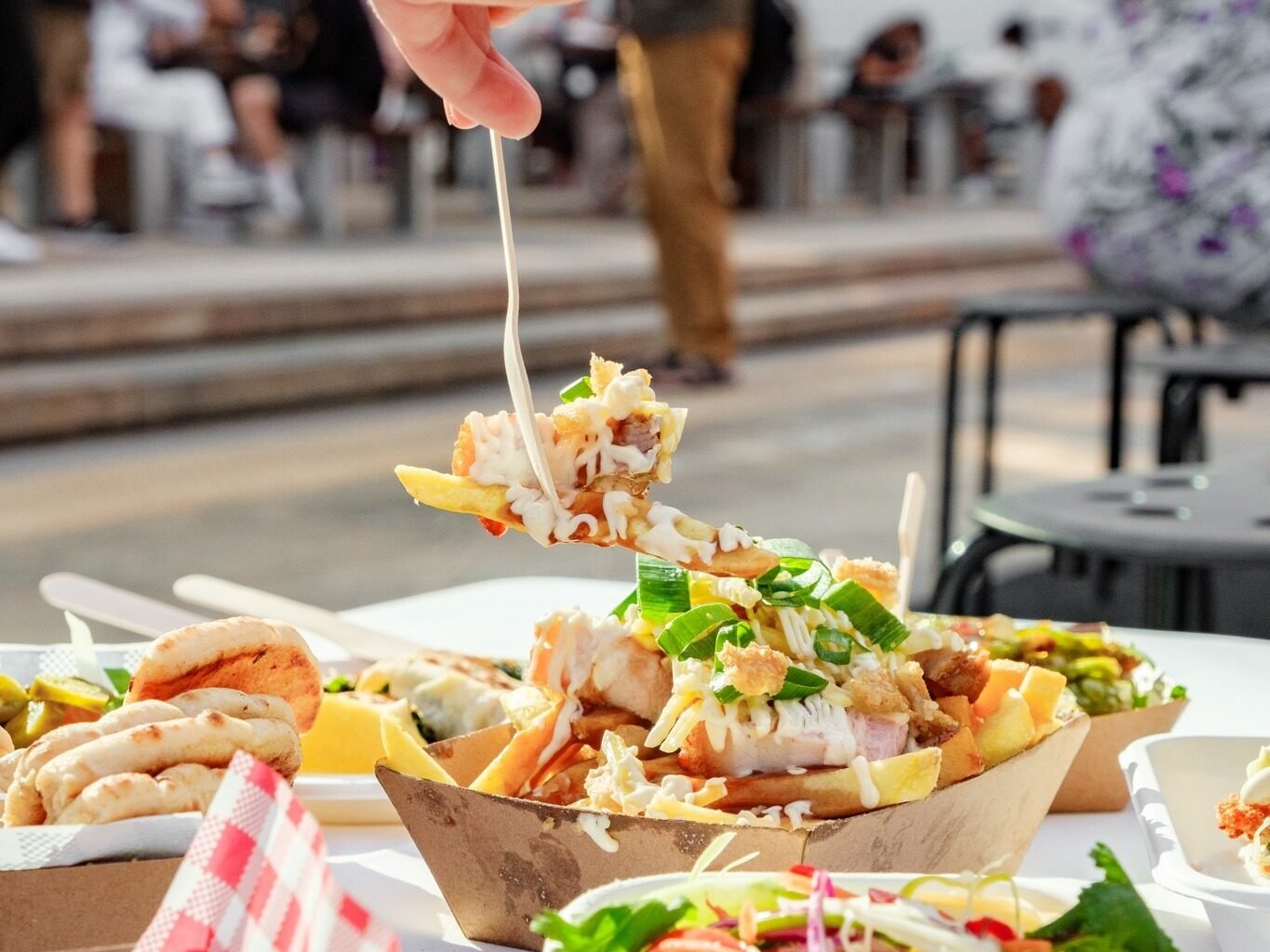 Festival de Massas com Cervejas Artesanais no ABC Paulista, mostrando pratos de massas e chopes artesanais em um ambiente familiar.
