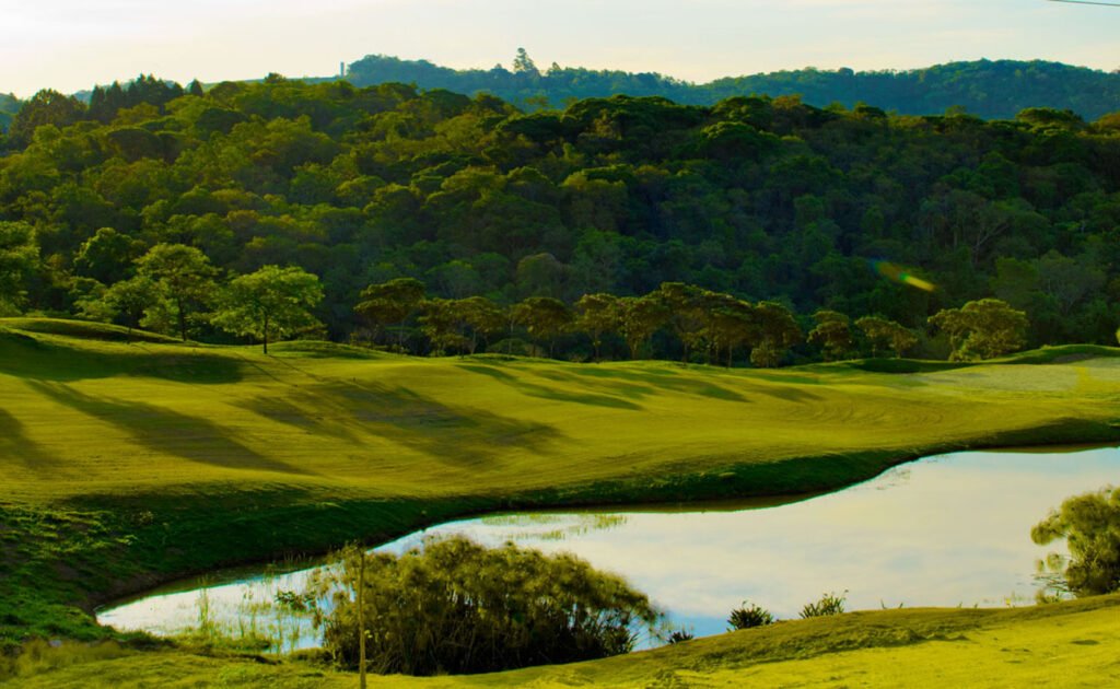 Hotel Villa Rossa em São Roque, cercado pela natureza da Mata Atlântica