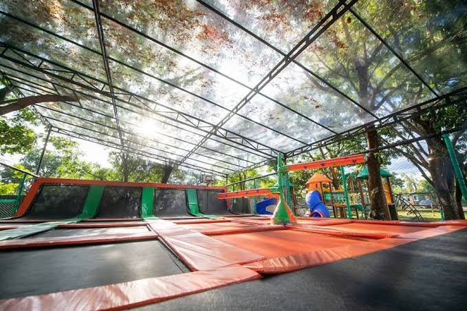 Fazenda Churrascada no Morumbi com espaço kids temático e pratos de carne