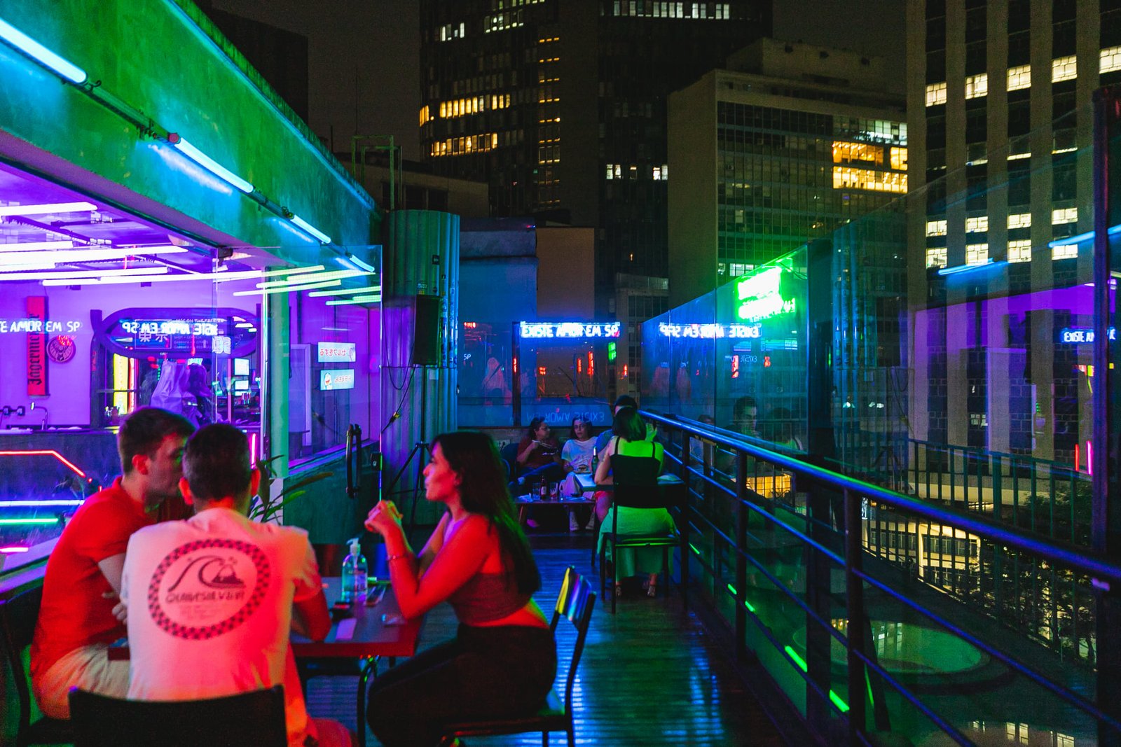 Vista panorâmica da Tokyo em São Paulo com a pista de dança e os edifícios Copan e Itália ao fundo