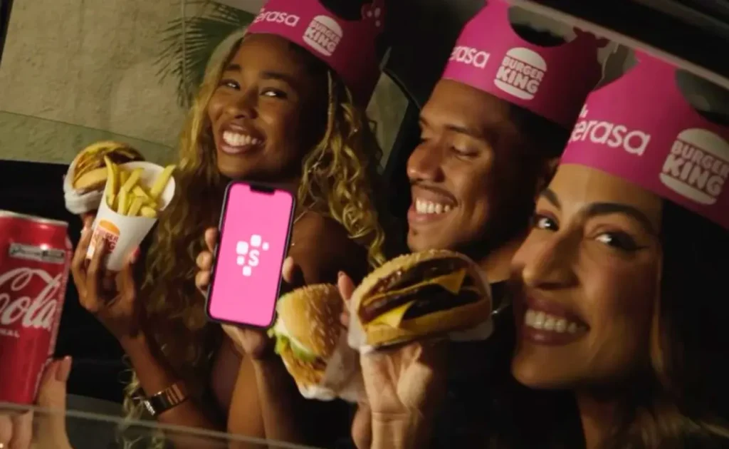 Sanduíches do Burger King com logotipo do Serasa