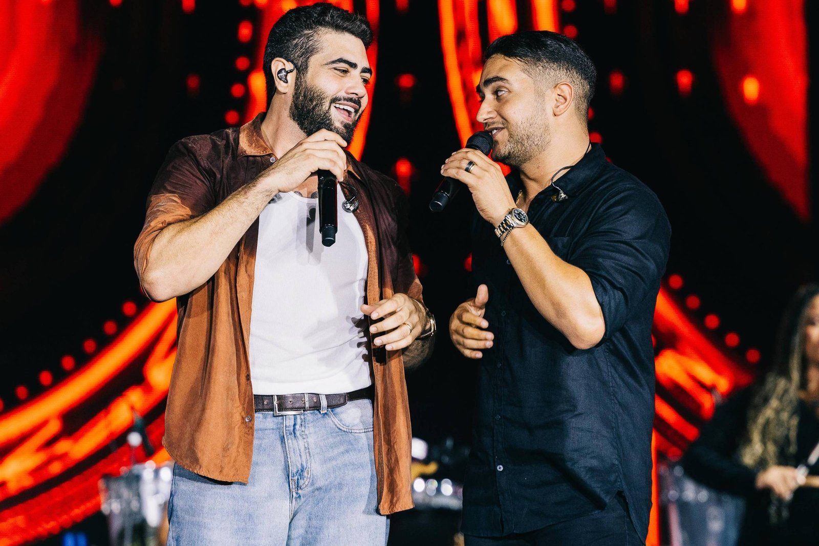 Henrique e Juliano se apresentam durante o show de Manifesto Musical em São Paulo