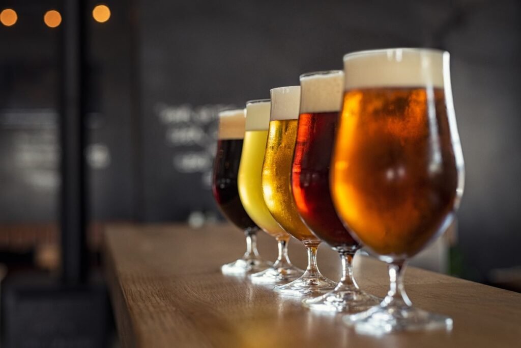 Cervejas artesanais em um evento de degustação em São Paulo