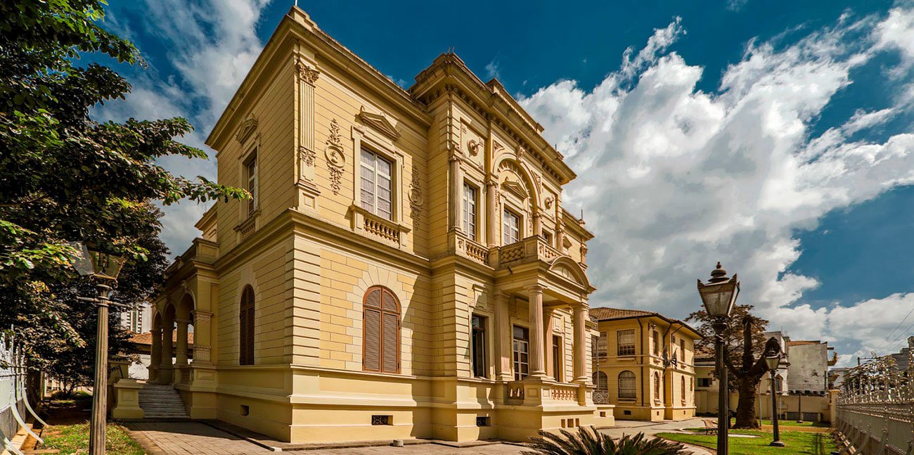 Museu da Energia em São Paulo, um palacete histórico que narra a evolução da energia elétrica na cidade.
