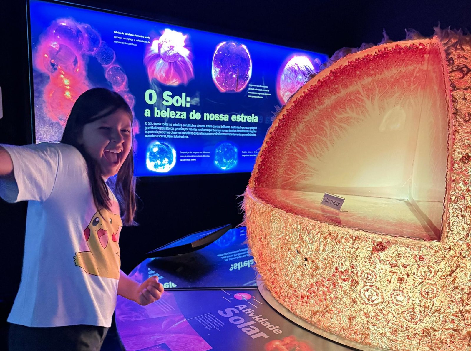 Famílias passeando em São Paulo com crianças em parques e museus
