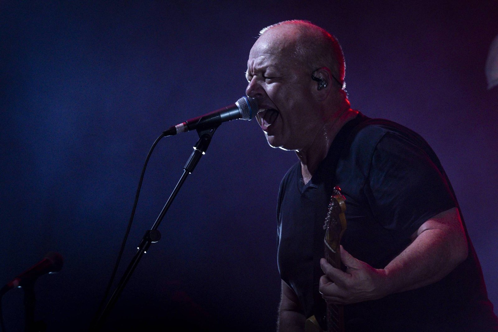 Pixies se apresentando ao vivo durante a turnê P40 na América do Sul