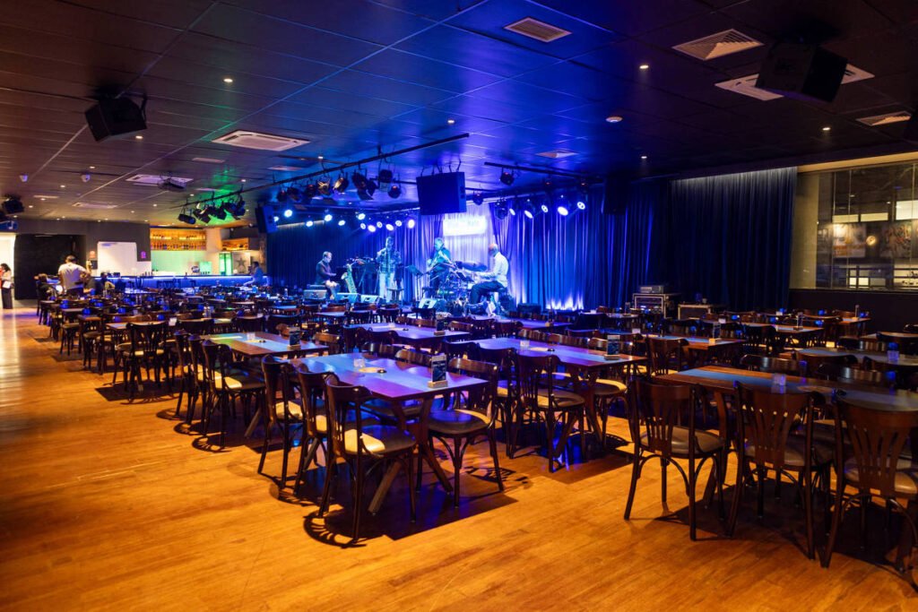 Nova sala do Blue Note em São Paulo com ambiente sofisticado e acústica de alta qualidade