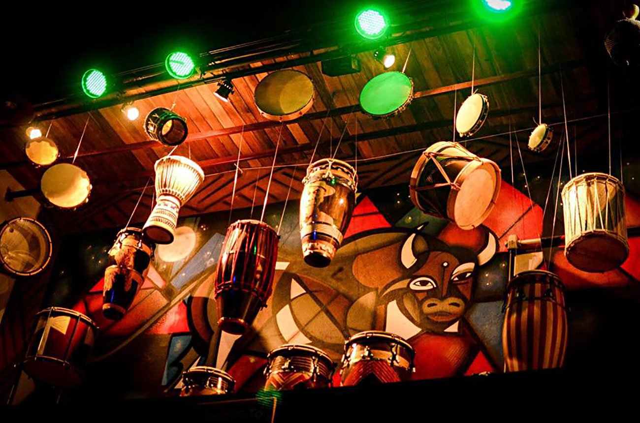 Dança do Jongo com elementos da cultura afro-brasileira em São Paulo
