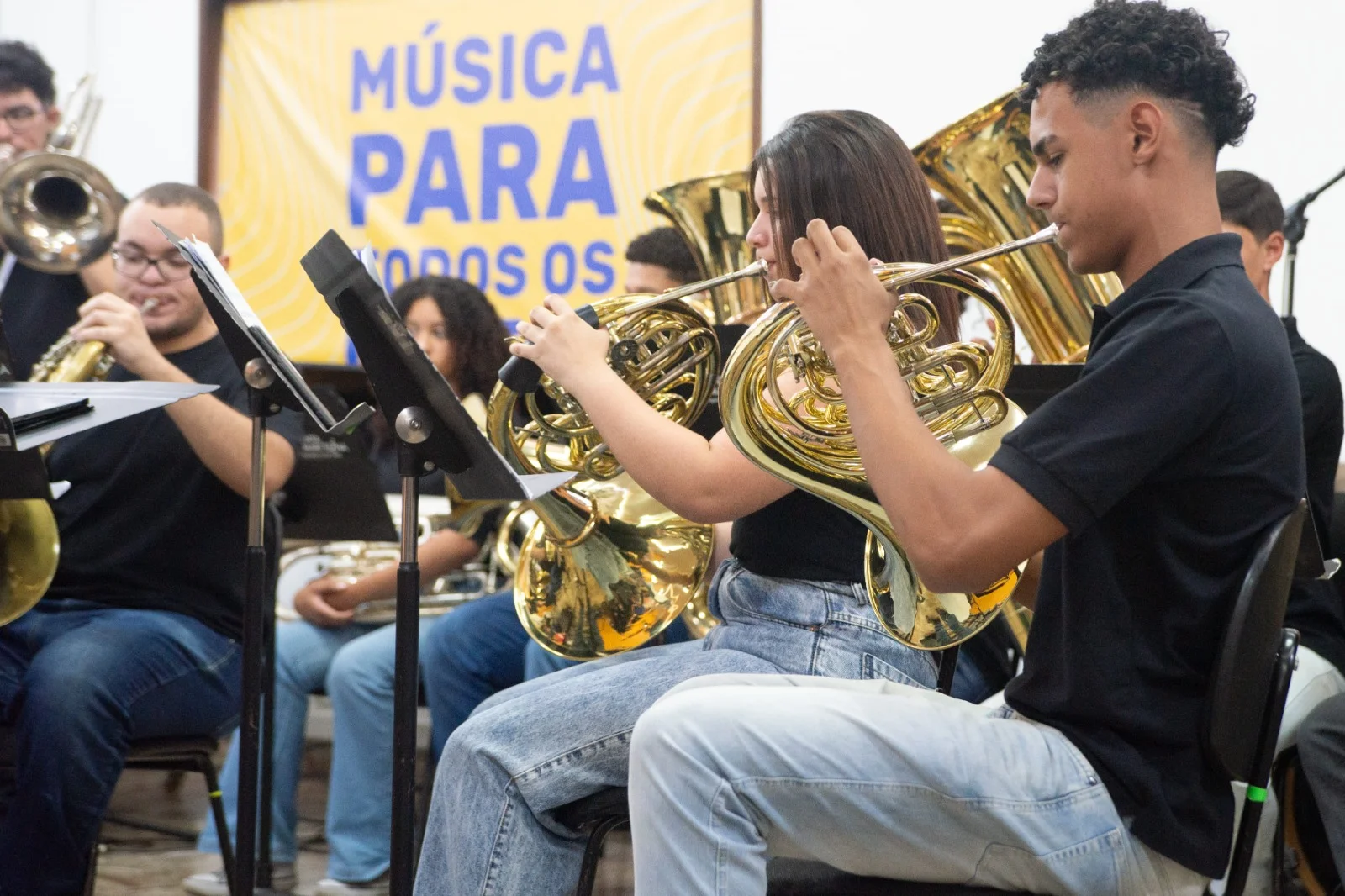 Estudantes participando de aulas na Escola de Música do Estado de São Paulo