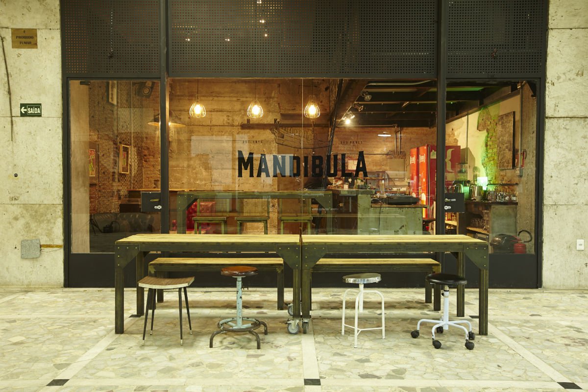 Ambiente acolhedor e hipster do Mandíbula Bar em São Paulo