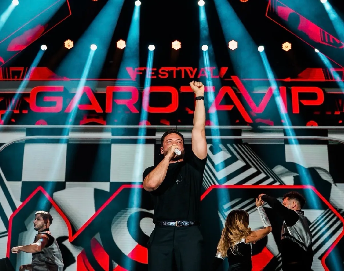 Wesley Safadão se apresentando no festival Garota VIP em São Paulo 2026